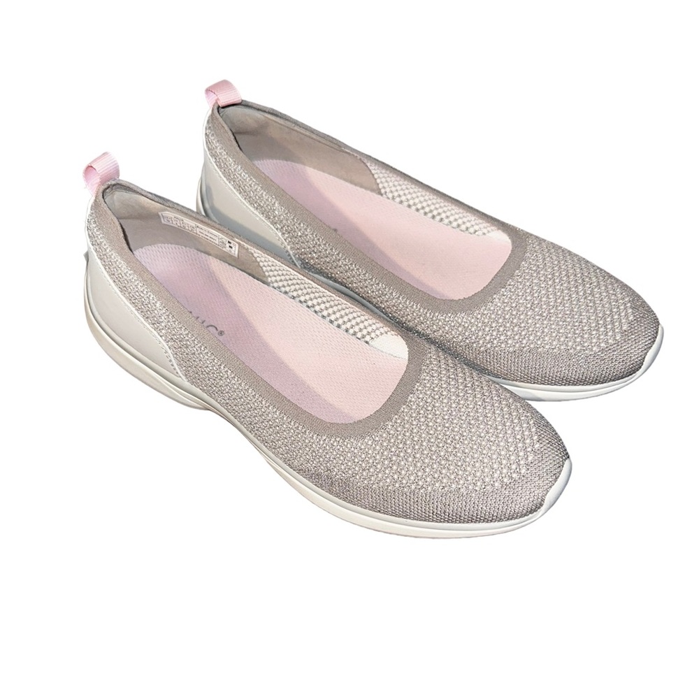 NWT Vionic slip on shoes